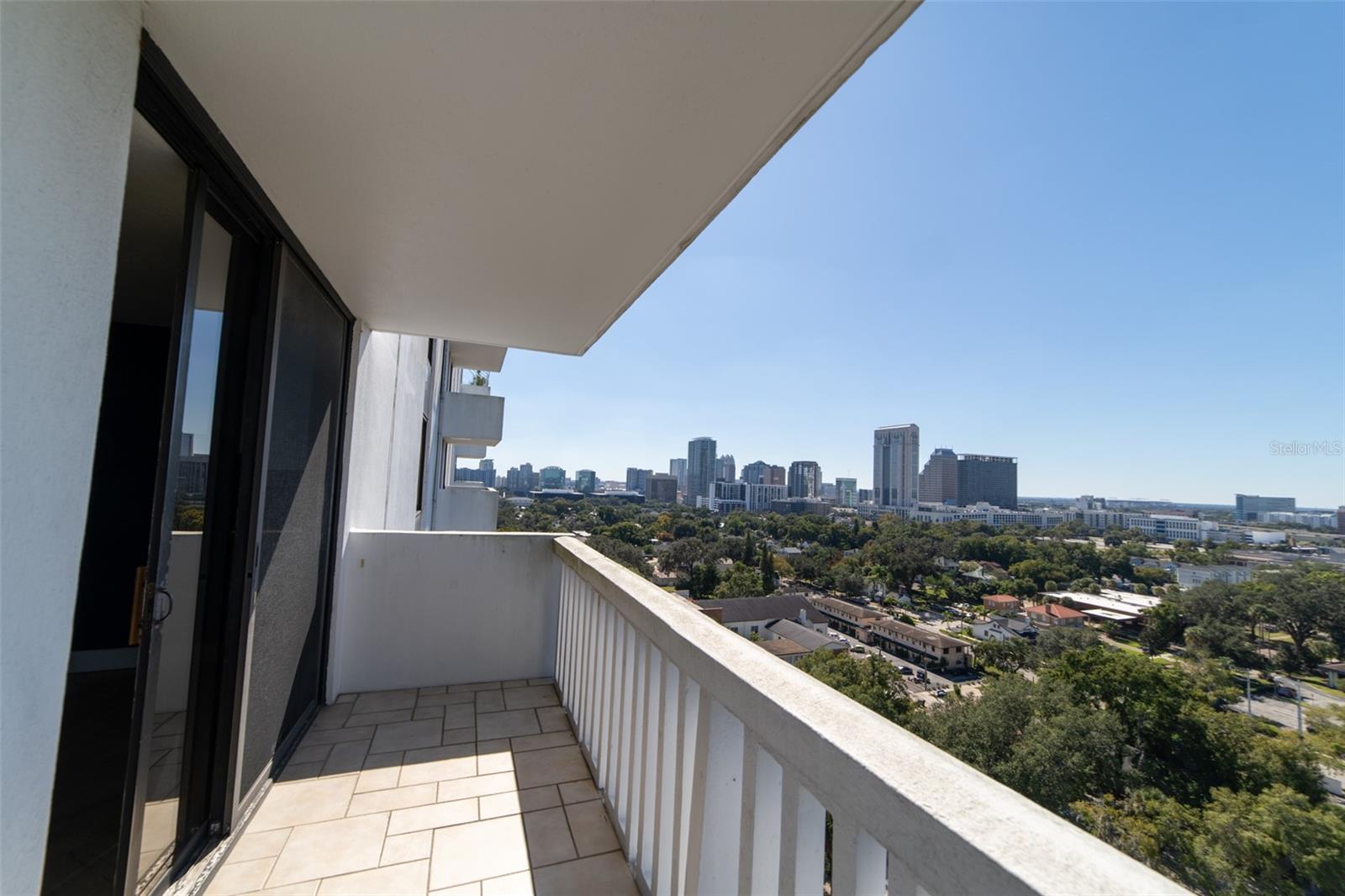 PARK LAKE TOWERS - Residential