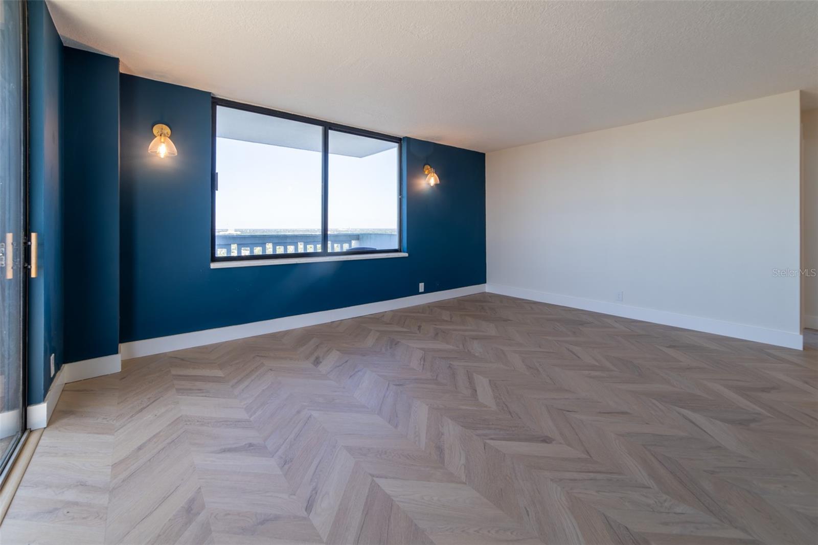 PARK LAKE TOWERS - Residential