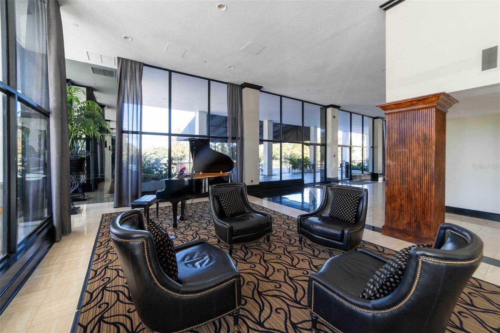 PARK LAKE TOWERS - Residential