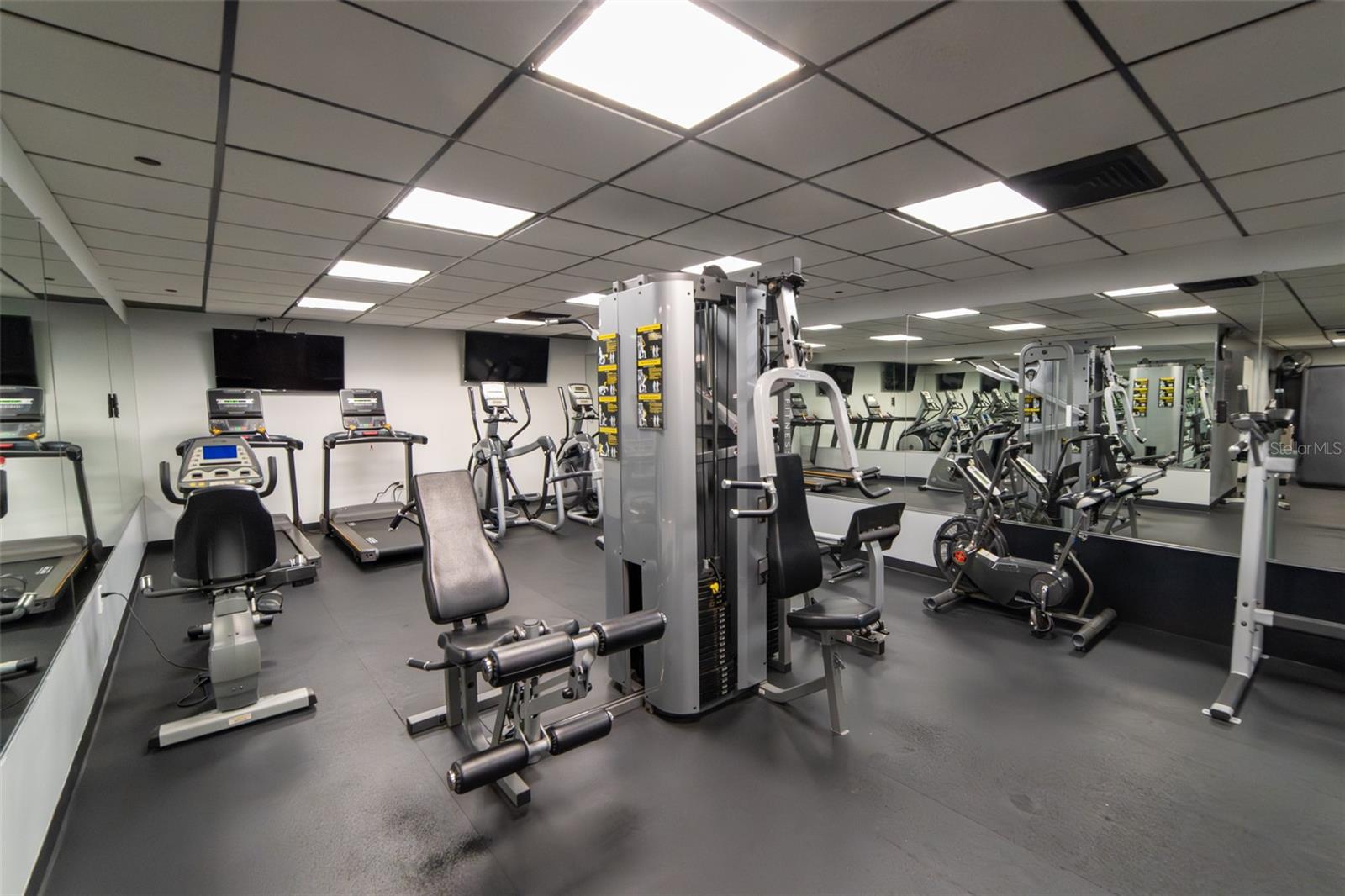 PARK LAKE TOWERS - Residential