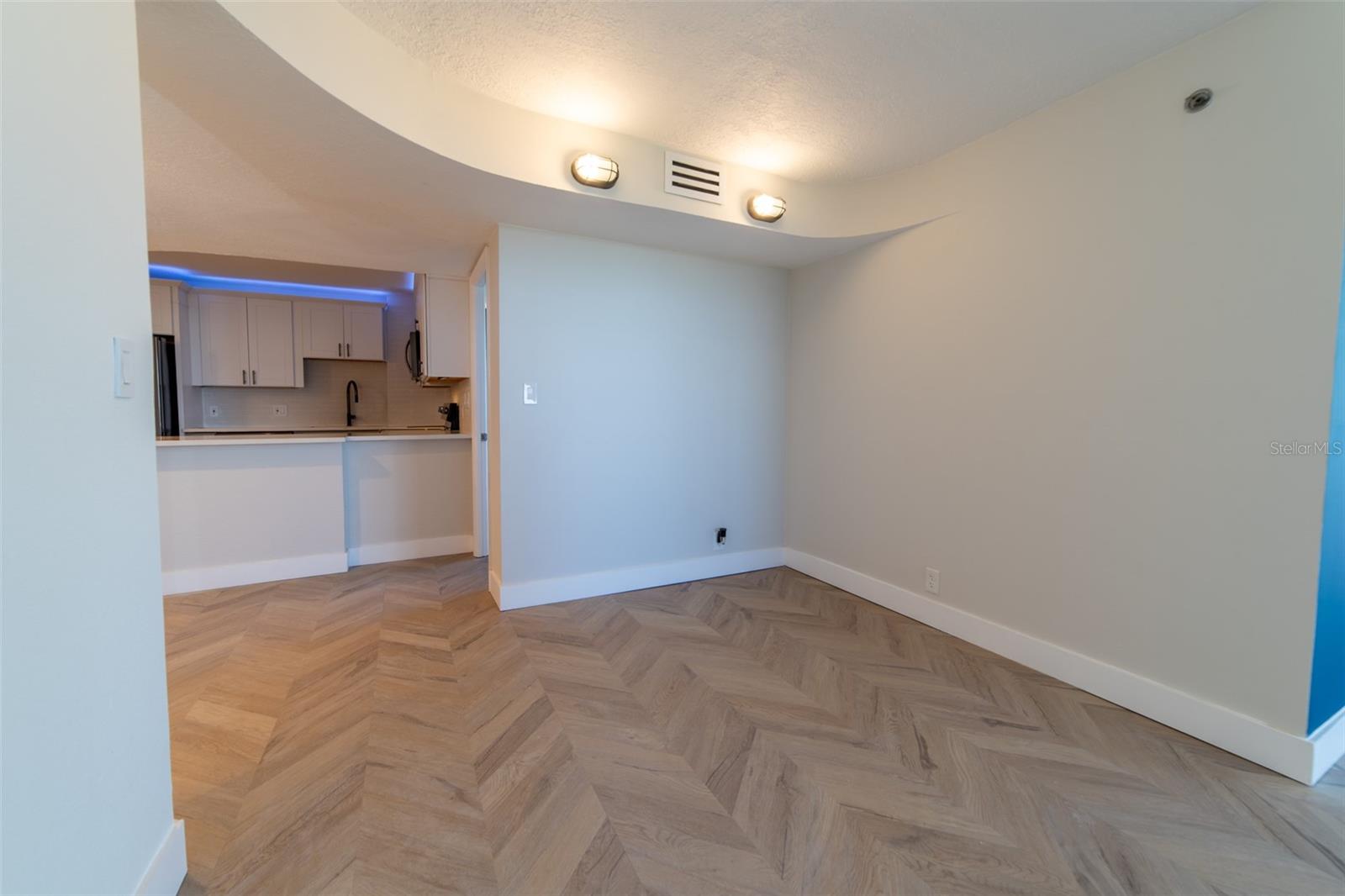 PARK LAKE TOWERS - Residential