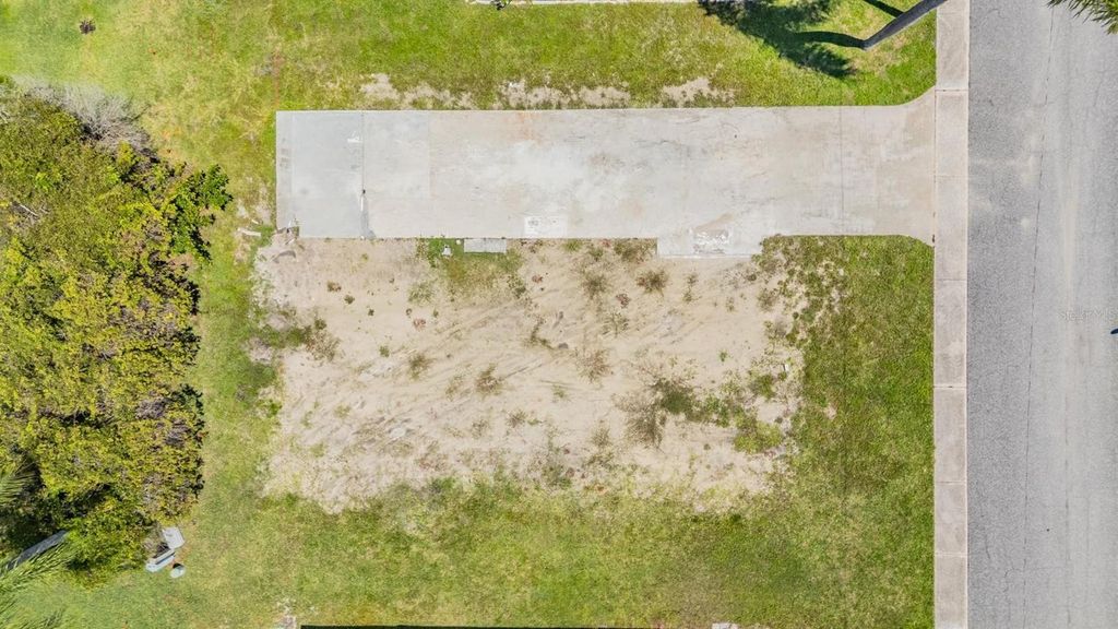 Photo of 605 Michigan Boulevard #105, Dunedin, FL 34698 (MLS # TB8412454)