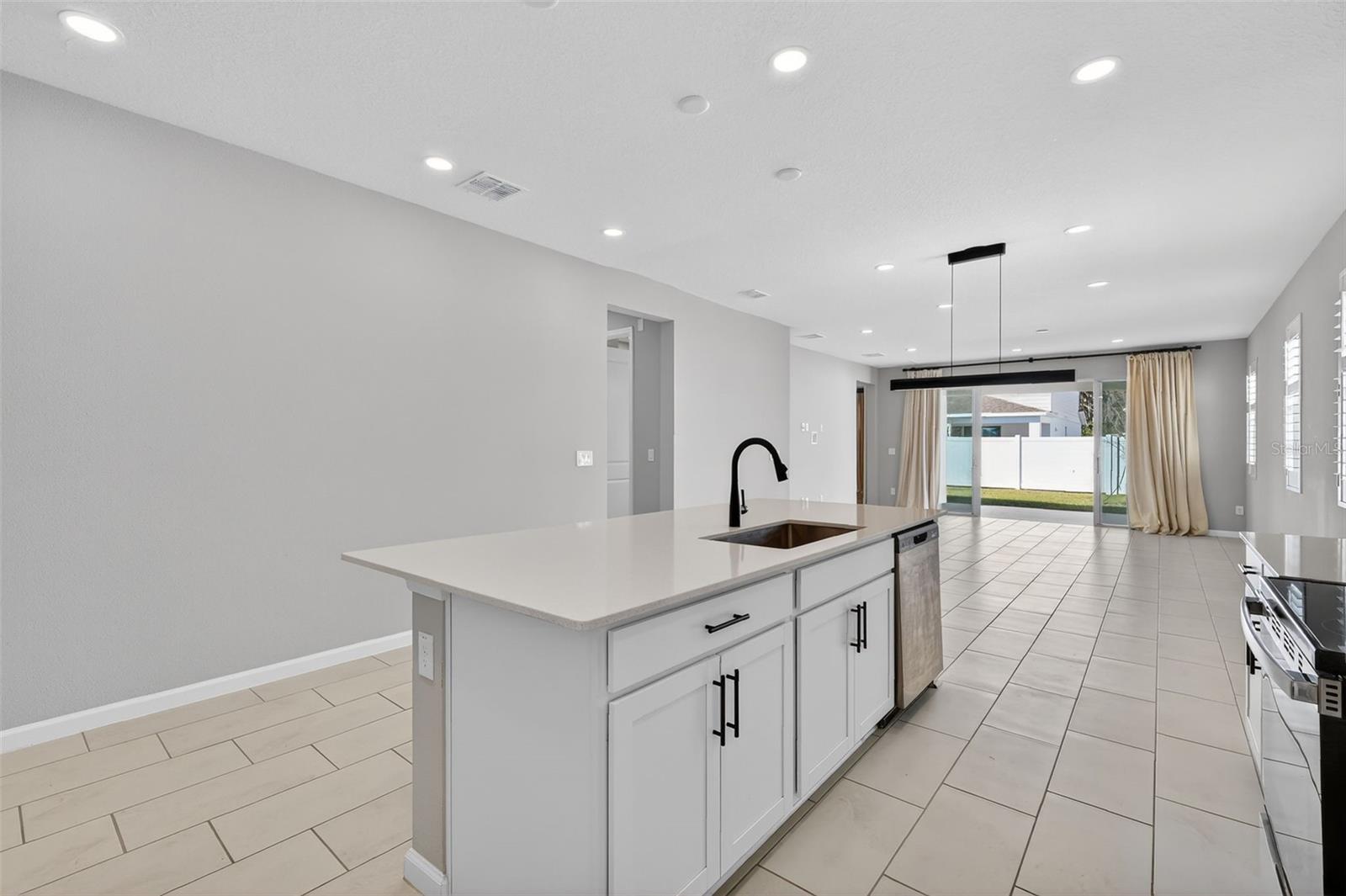 SEASONS AT LAKESIDE FOREST - Residential