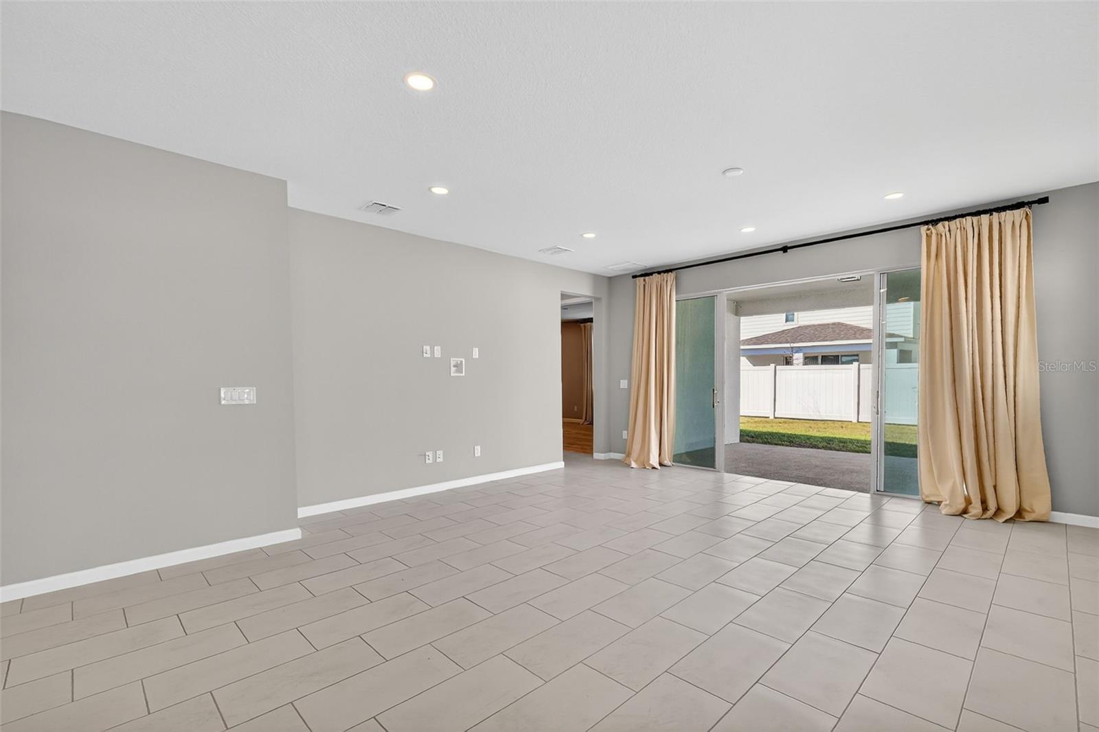 SEASONS AT LAKESIDE FOREST - Residential