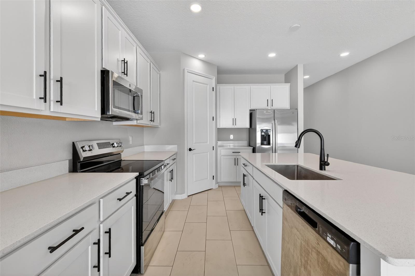 SEASONS AT LAKESIDE FOREST - Residential