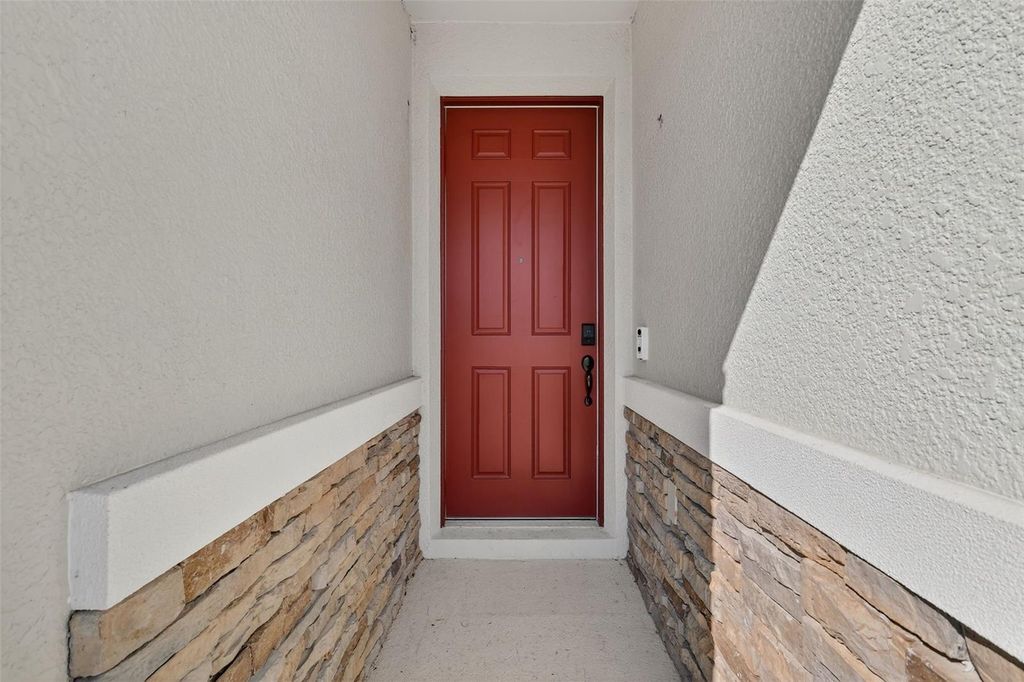 Photo of 3998 Bannock Avenue, Tavares, FL 32778 (MLS # G5108864)