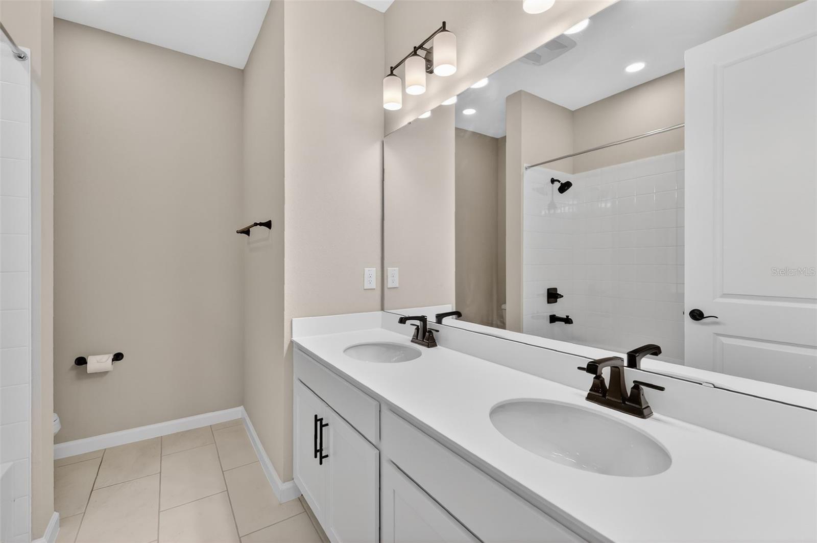 SEASONS AT LAKESIDE FOREST - Residential