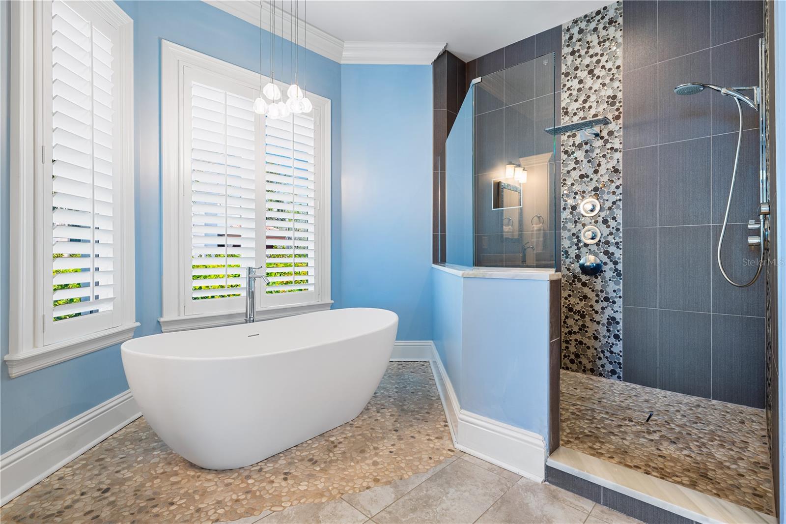 SAPPHIRE SHORES RESUB - Residential