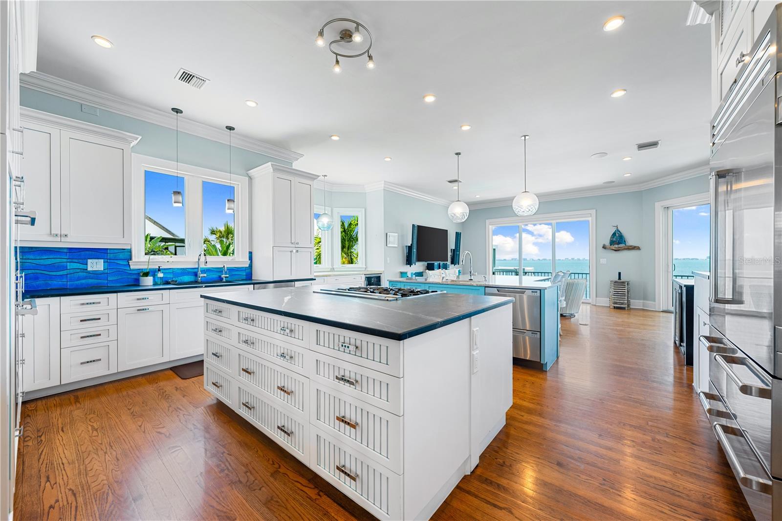 SAPPHIRE SHORES RESUB - Residential