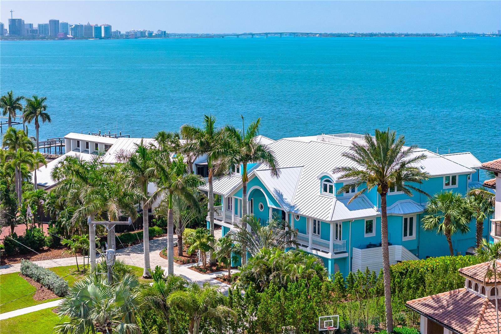 SAPPHIRE SHORES RESUB - Residential