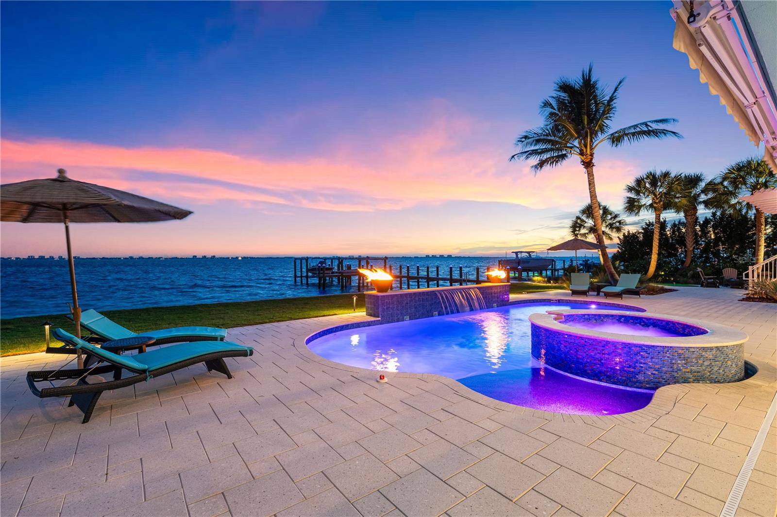 SAPPHIRE SHORES RESUB - Residential