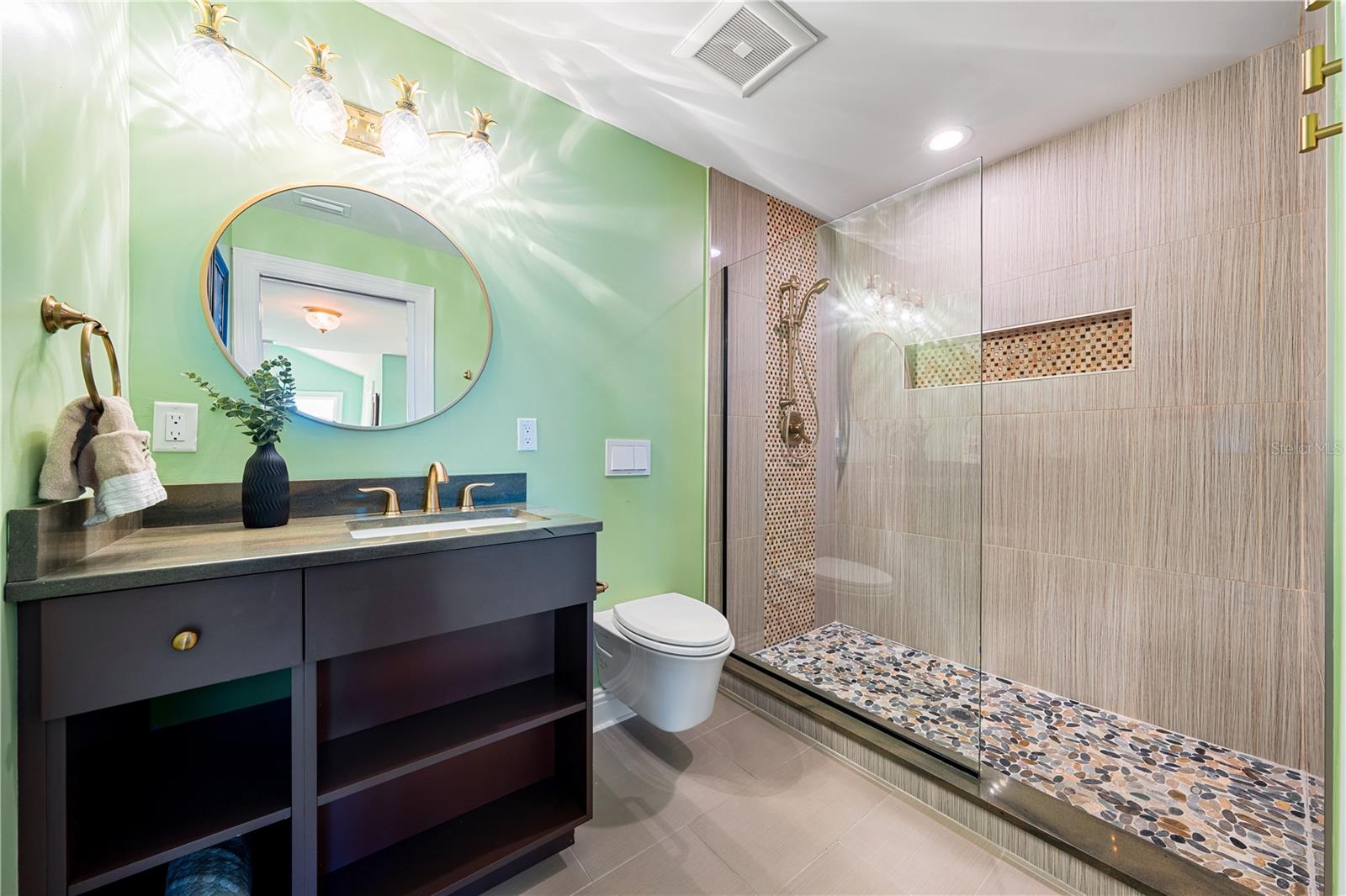 SAPPHIRE SHORES RESUB - Residential
