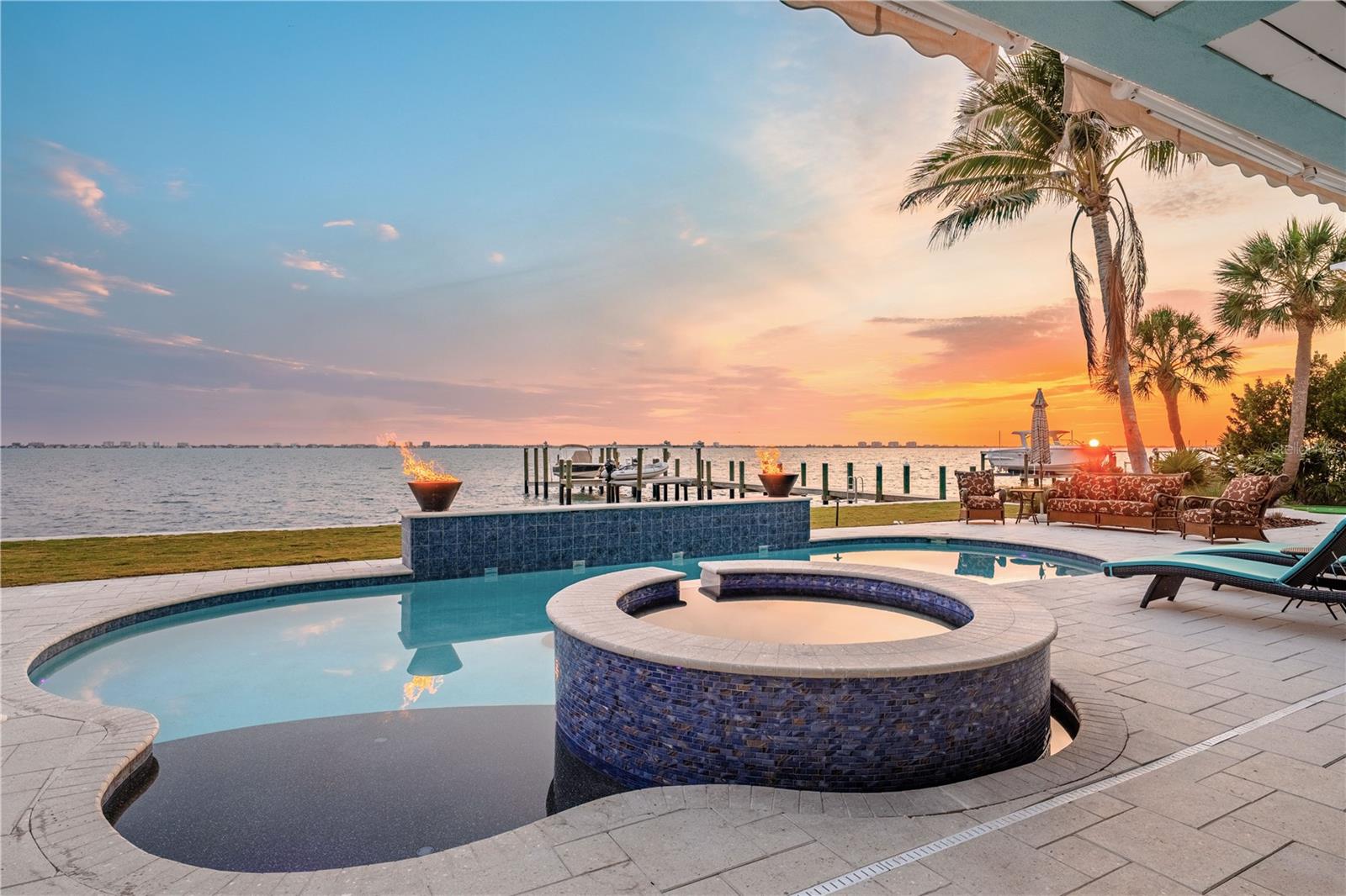 SAPPHIRE SHORES RESUB - Residential