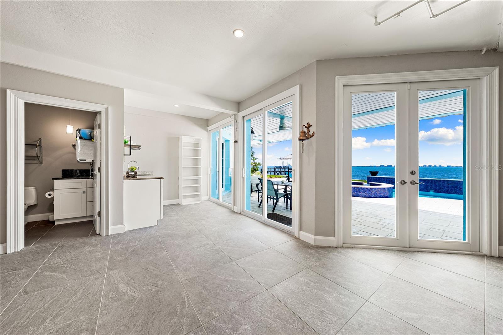 SAPPHIRE SHORES RESUB - Residential