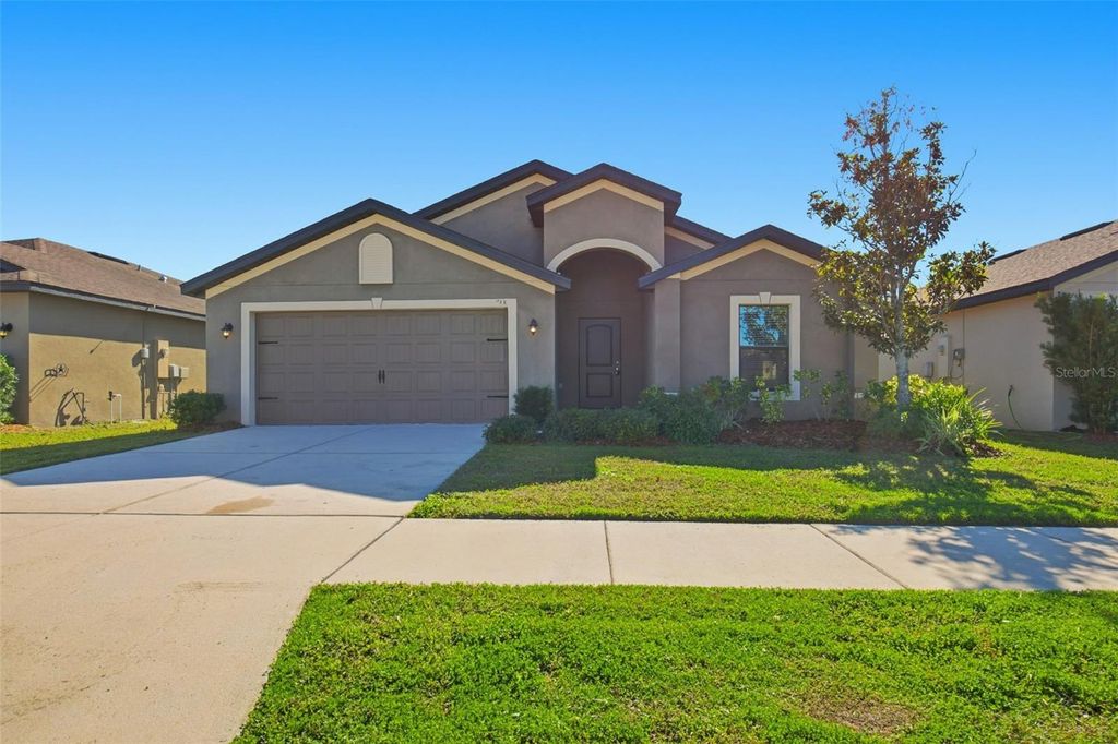 Photo of 733 Chatham Walk Drive, Ruskin, FL 33570 (MLS # O6375015)