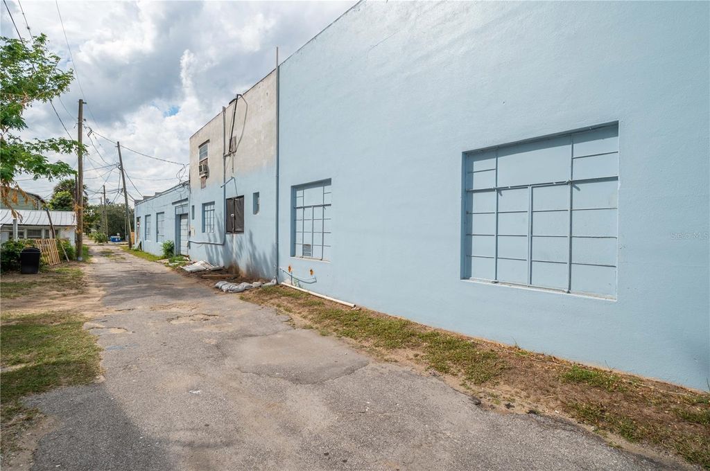 Photo of 322 S Scenic Highway, Lake Wales, FL 33853 (MLS # L4953250)