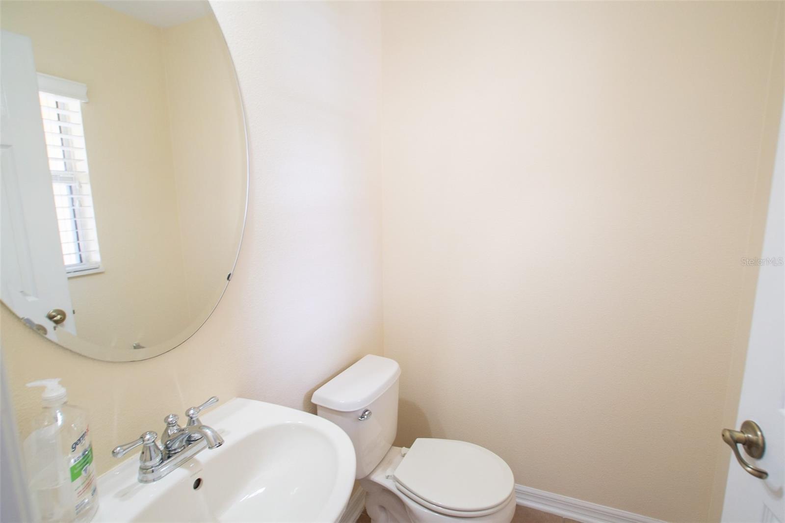 SUNSET POINTE TWNHMS - Residential Lease