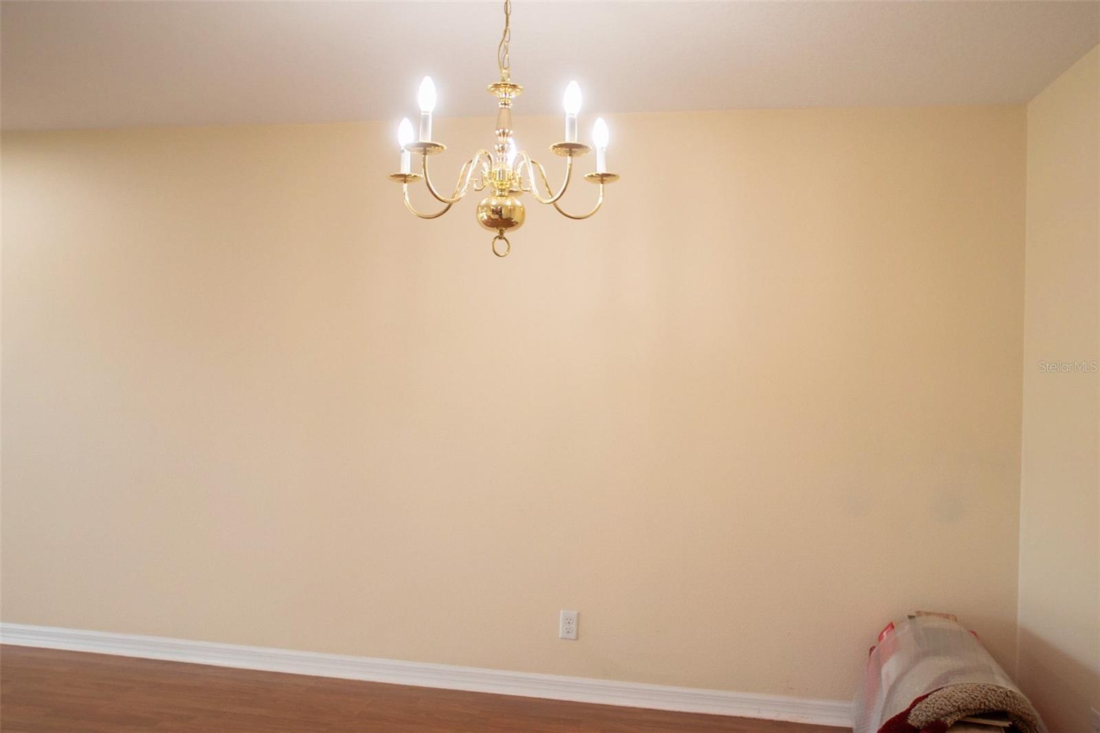 SUNSET POINTE TWNHMS - Residential Lease