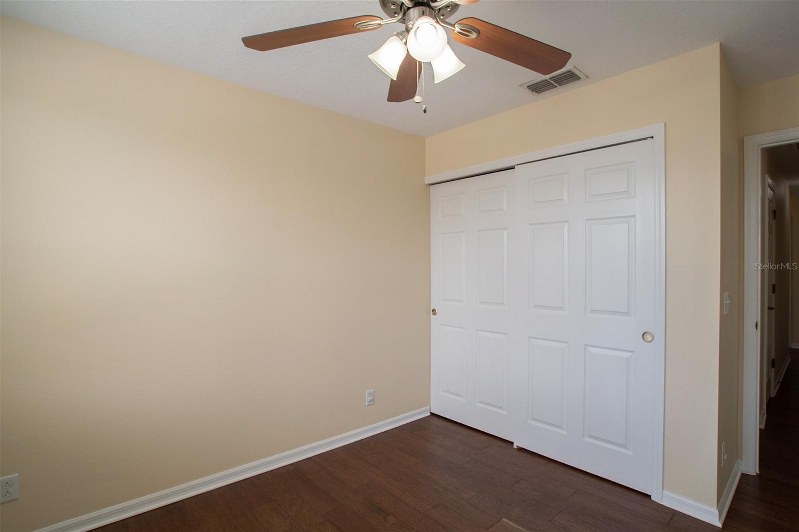 SUNSET POINTE TWNHMS - Residential Lease