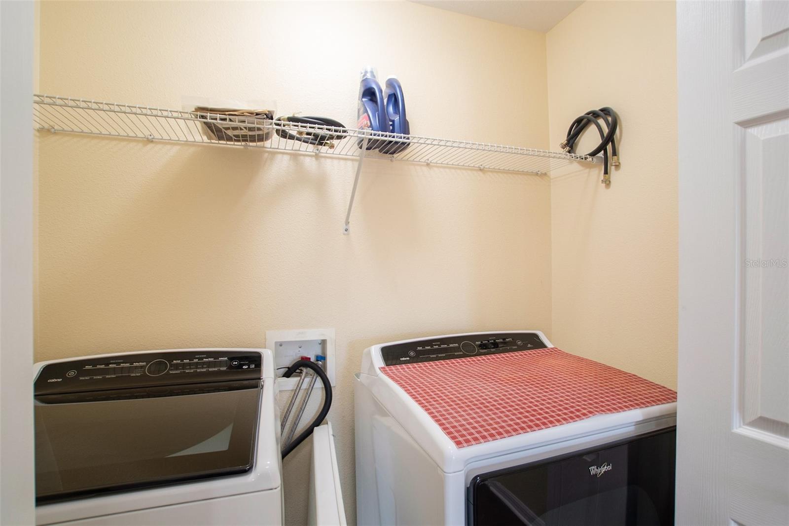 SUNSET POINTE TWNHMS - Residential Lease