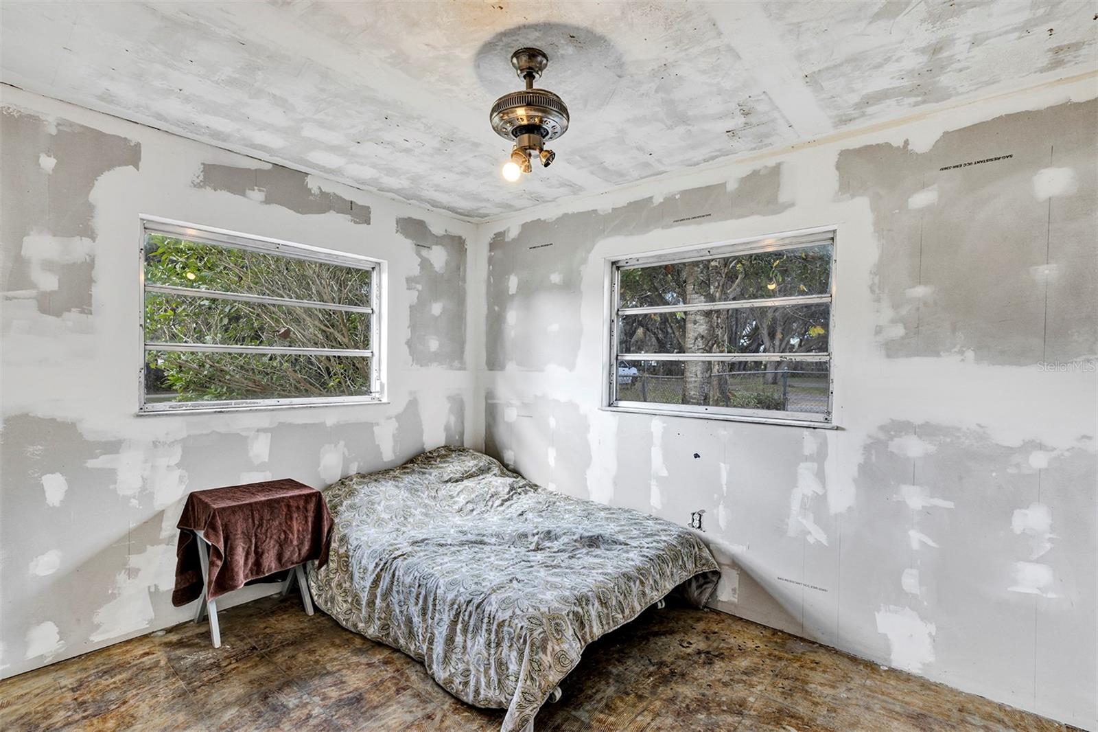 ACREAGE & UNREC - Residential