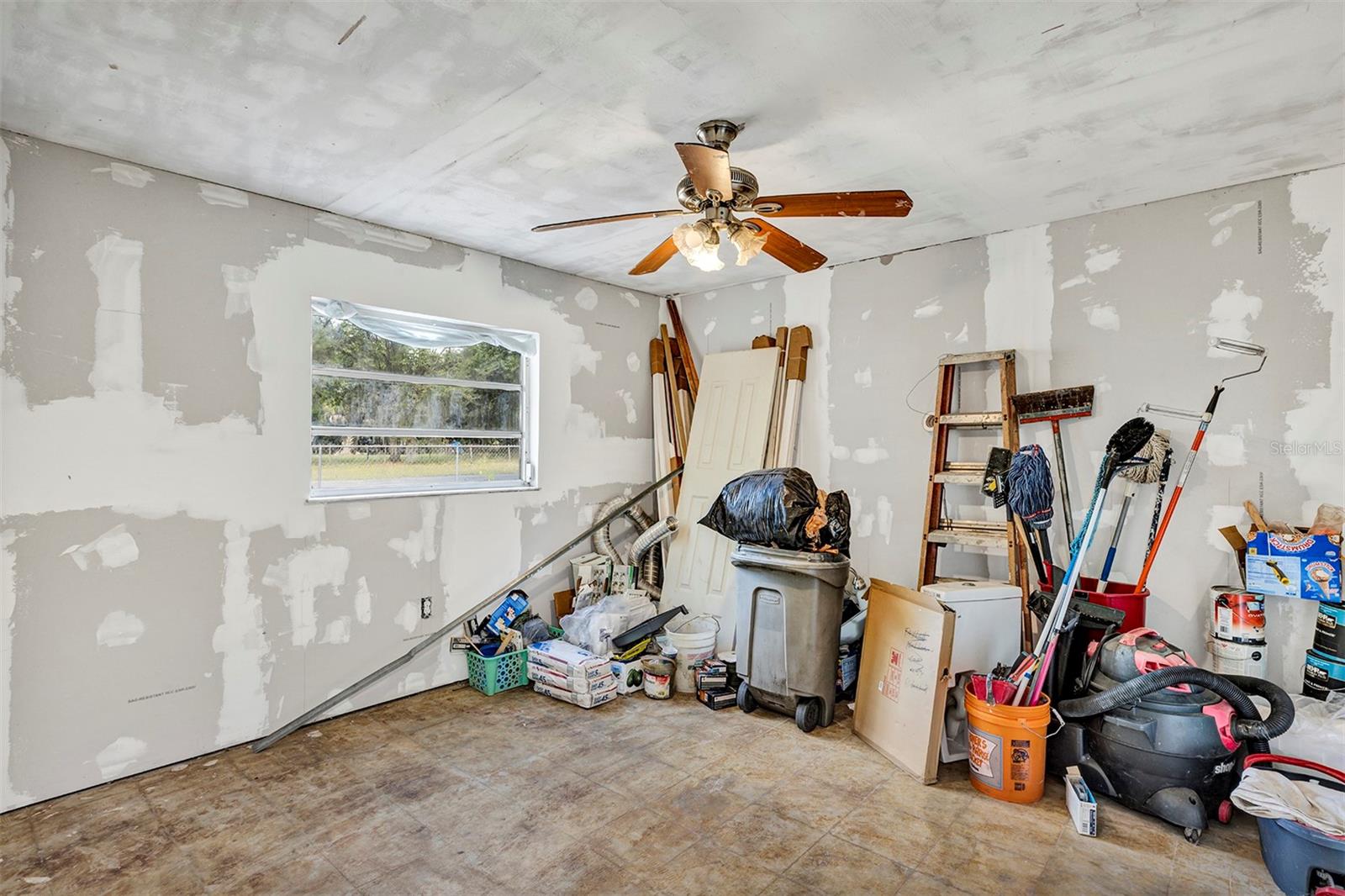 ACREAGE & UNREC - Residential