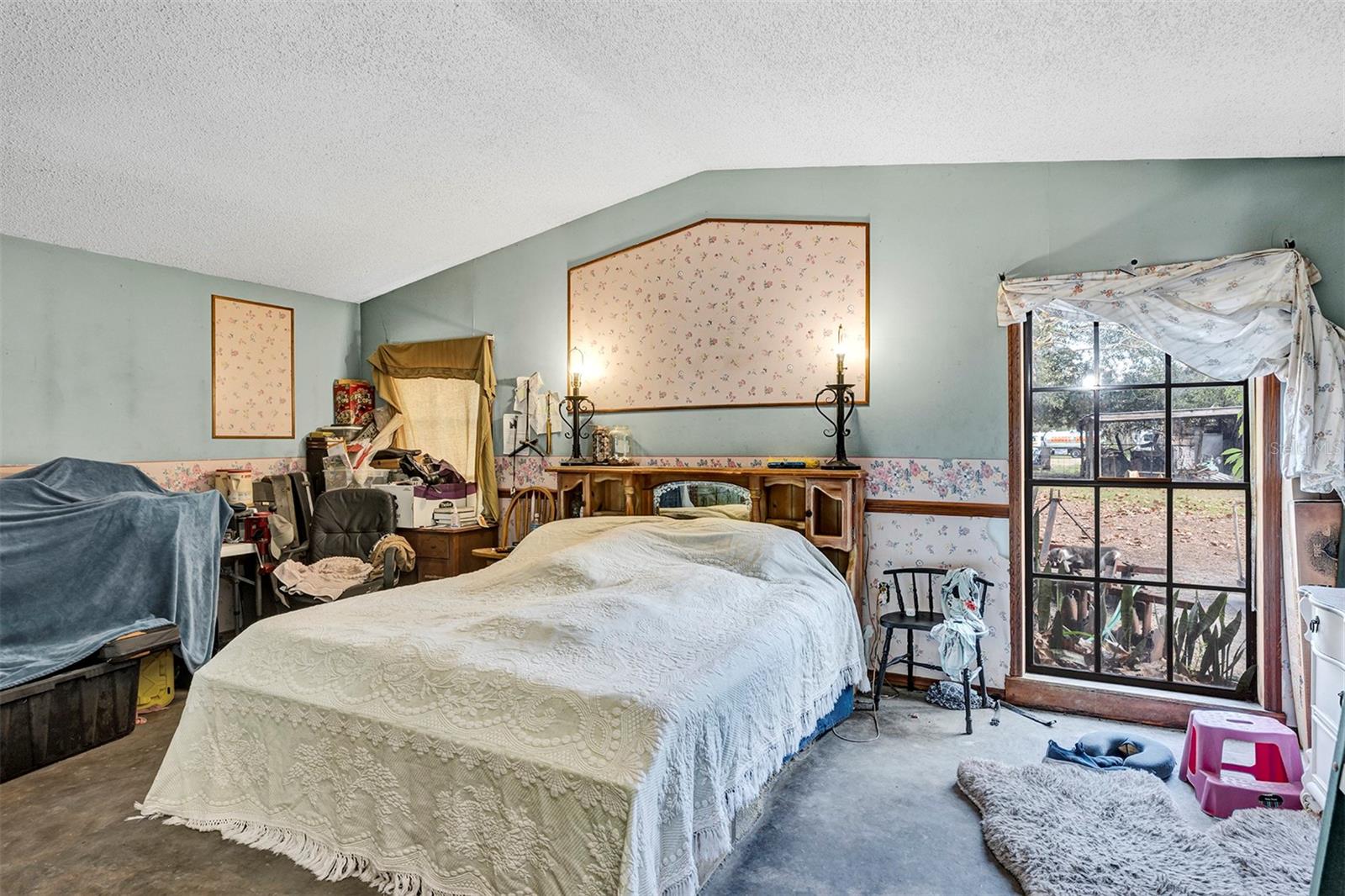 ACREAGE & UNREC - Residential