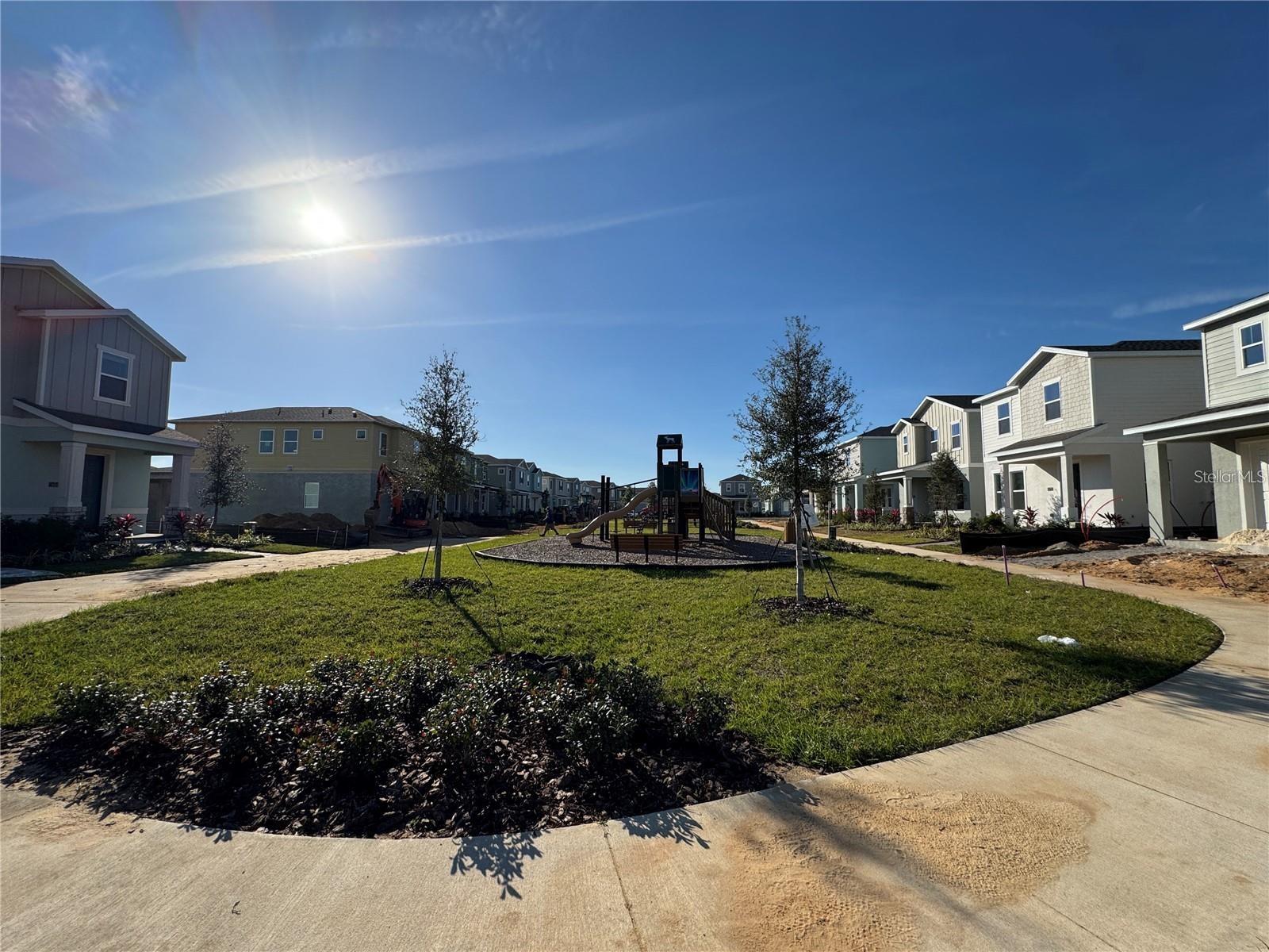 HAMLIN POINTE - Residential