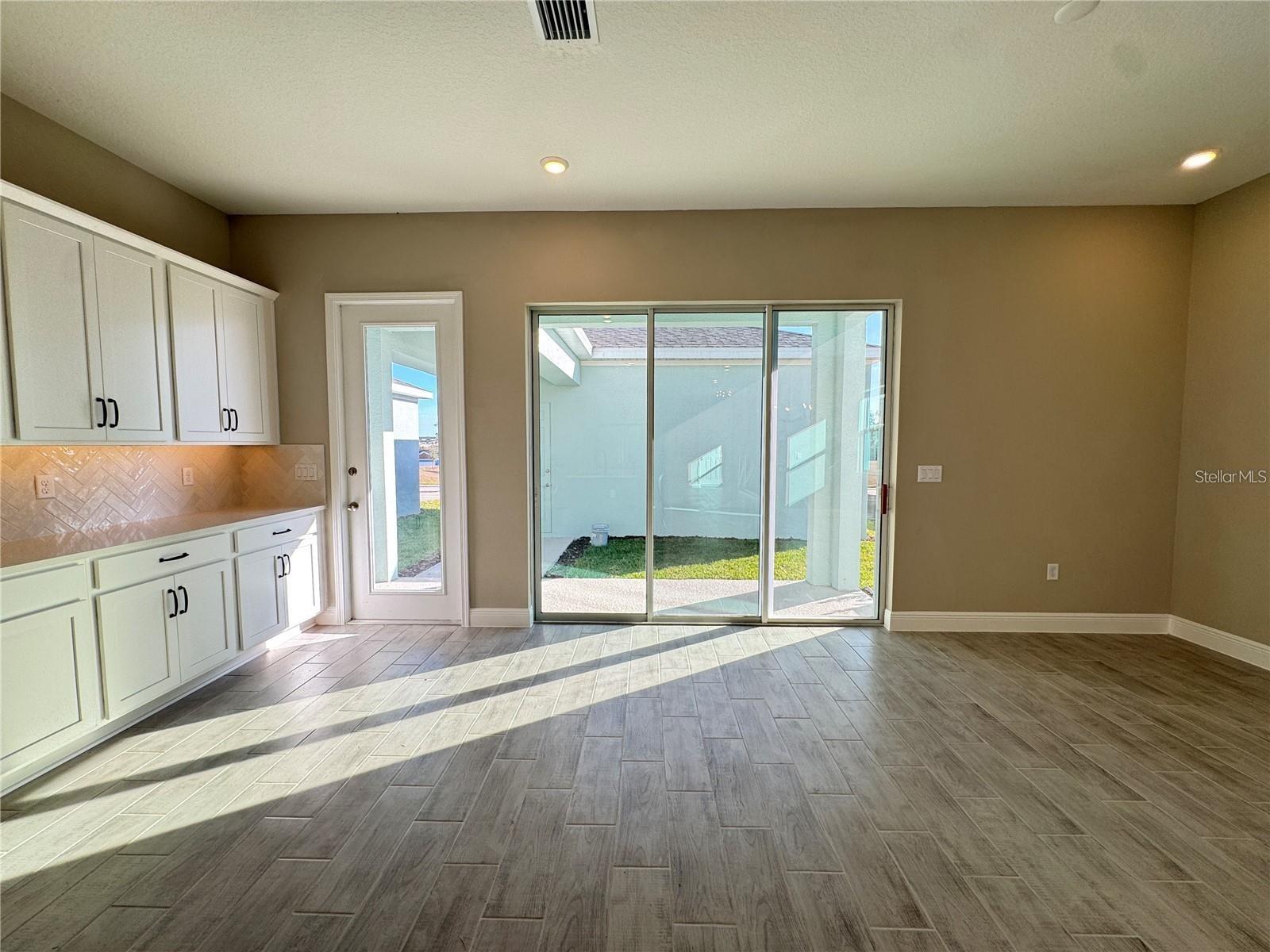 HAMLIN POINTE - Residential