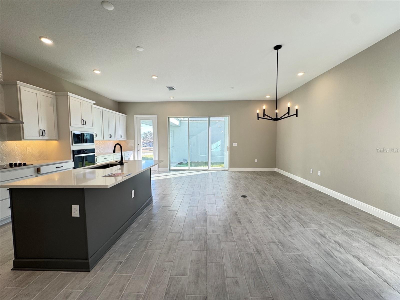 HAMLIN POINTE - Residential