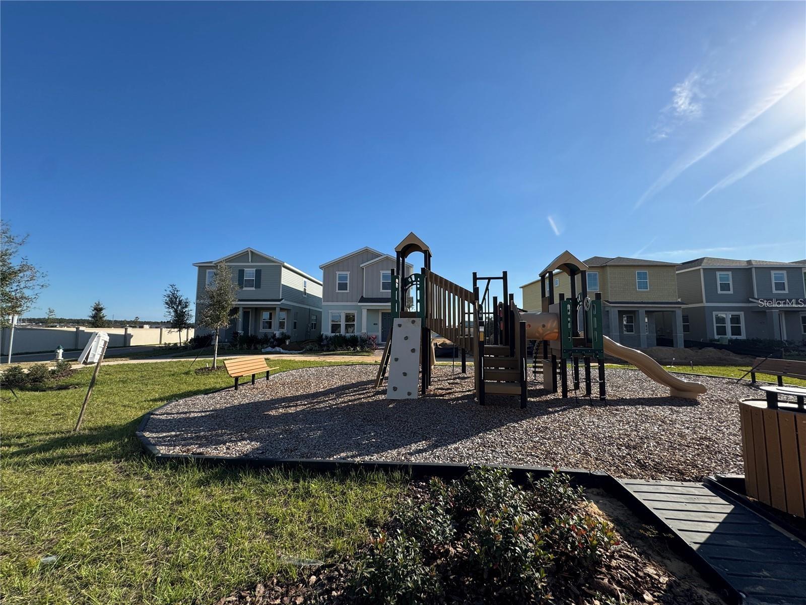 HAMLIN POINTE - Residential