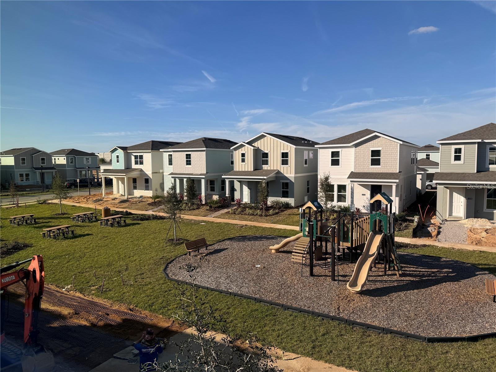 HAMLIN POINTE - Residential