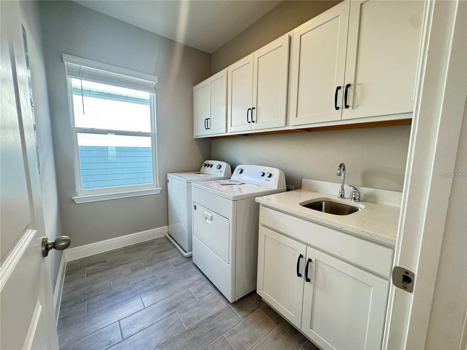 HAMLIN POINTE - Residential