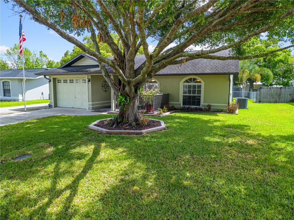 Photo of 325 Minnesota Avenue, Saint Cloud, FL 34769 (MLS # O6396895)