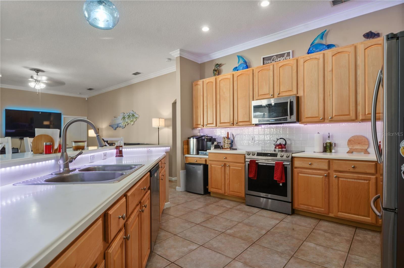 625 WATERLAND COURT