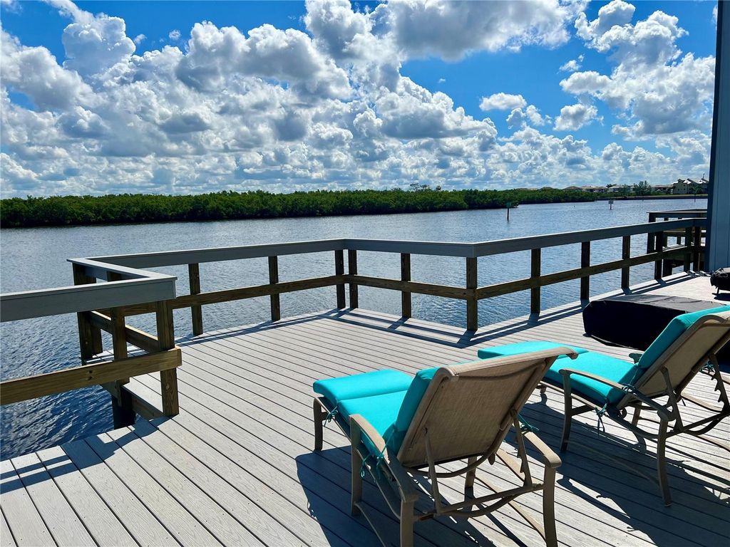 Photo of 821 Bahia Del Sol Drive #43, Ruskin, FL 33570 (MLS # U8235792)