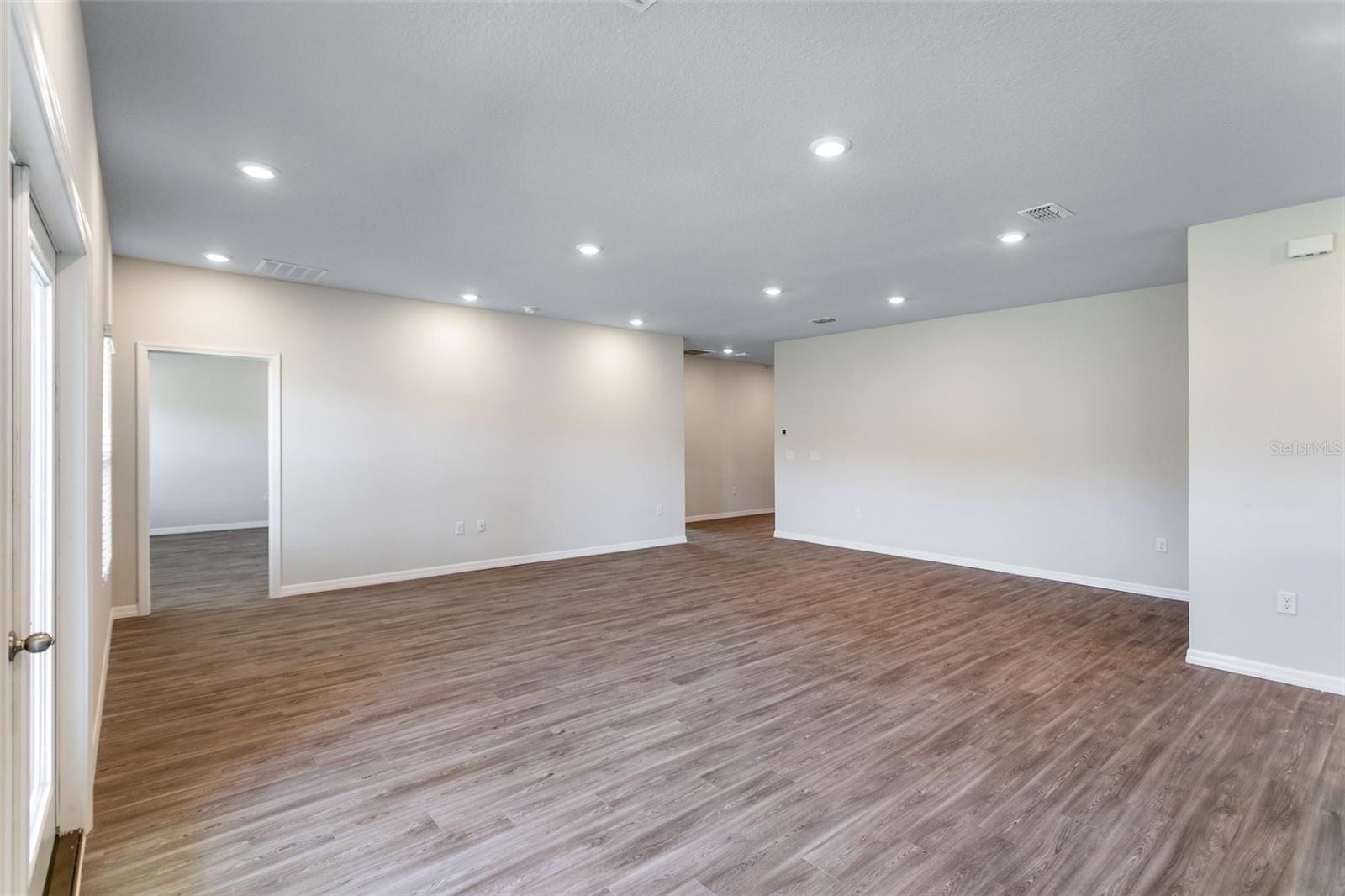 585 MARION OAKS PASS