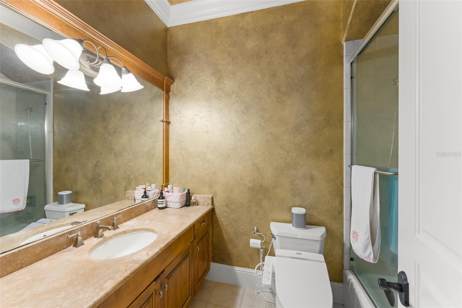 ISLEWORTH WEST - Residential