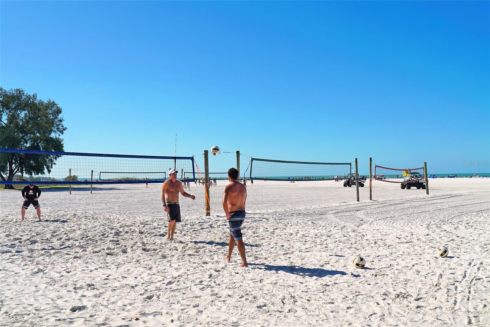 BAY ISLAND SHORES - Residential