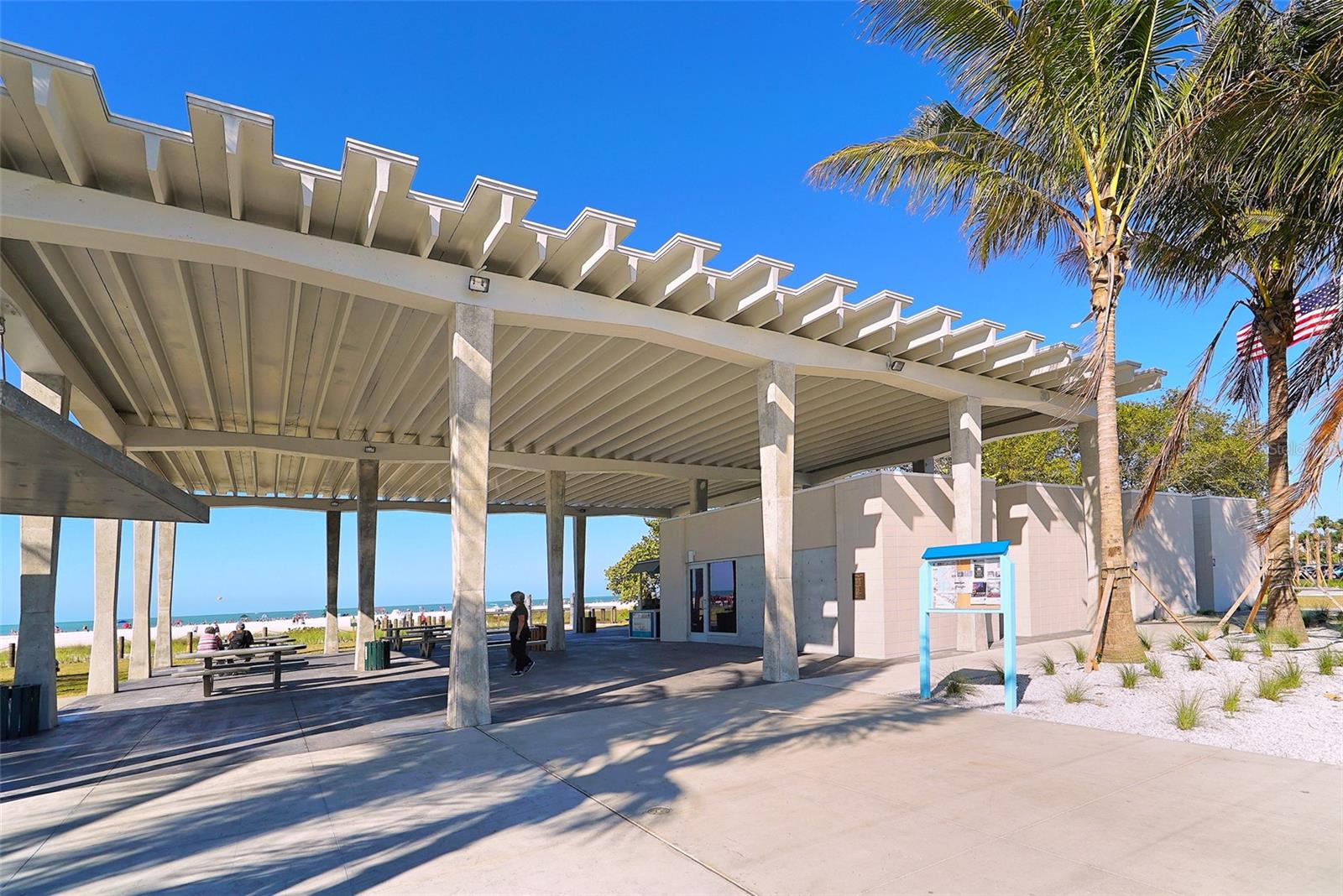 BAY ISLAND SHORES - Residential