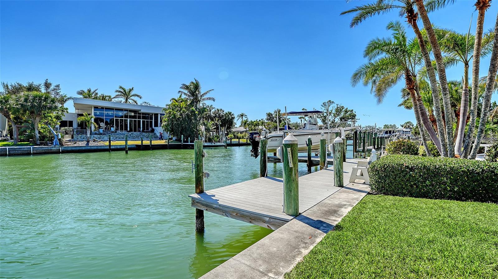 BAY ISLAND SHORES - Residential