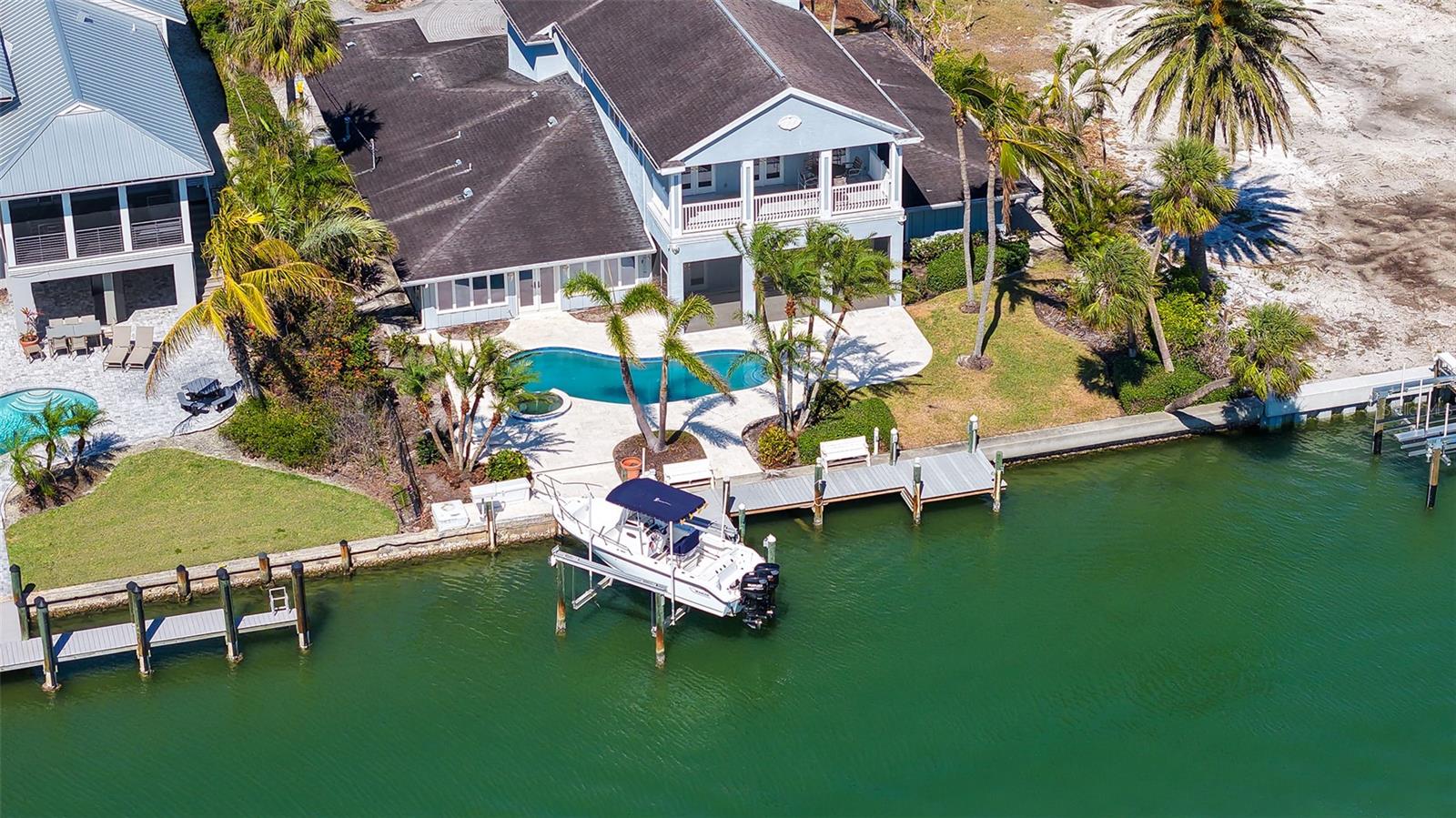 BAY ISLAND SHORES - Residential