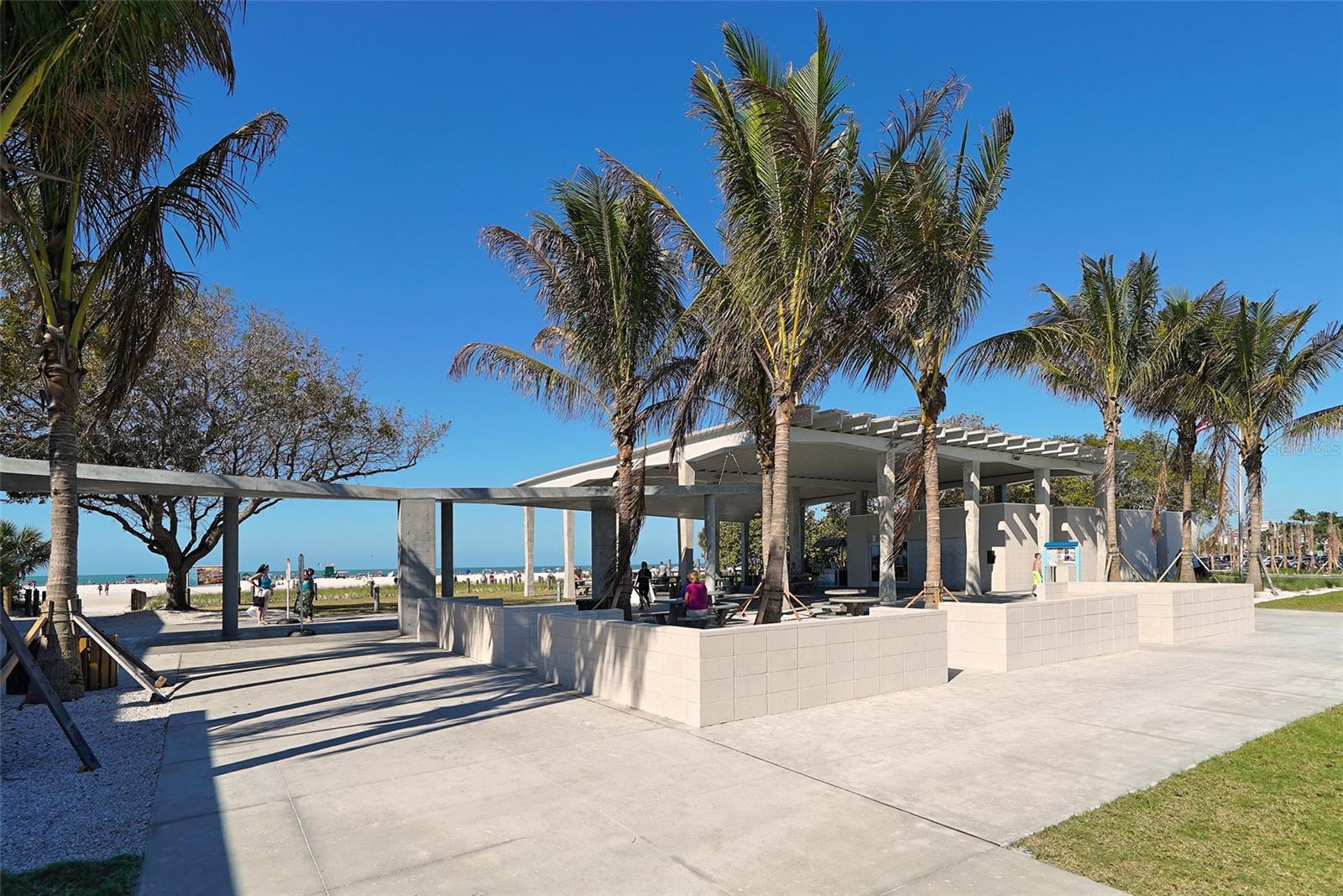 BAY ISLAND SHORES - Residential