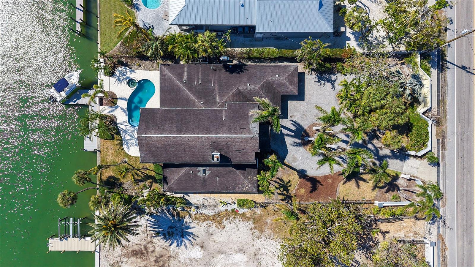 BAY ISLAND SHORES - Residential