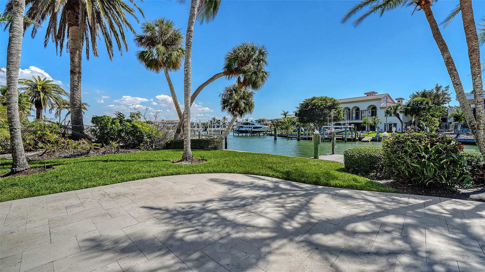 BAY ISLAND SHORES - Residential