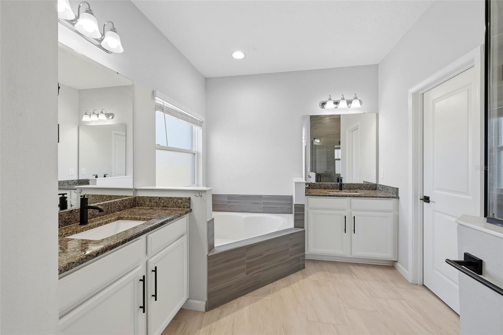 TALICHET/VENEZIA NORTH - Residential