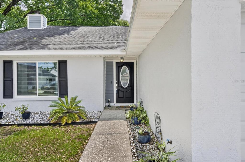 Photo of 2078 Shadow Pine Drive, Brandon, FL 33511 (MLS # TB8511003)