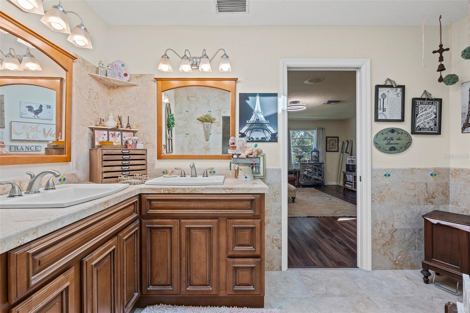 MARINELAND - Residential