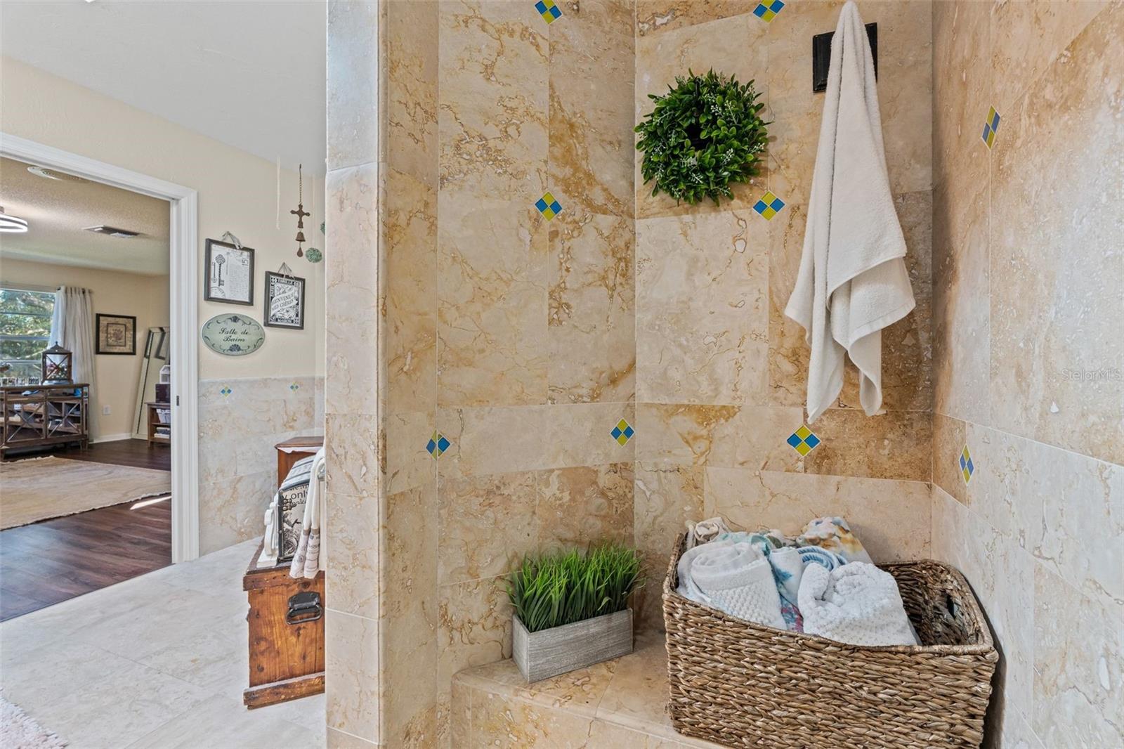 MARINELAND - Residential