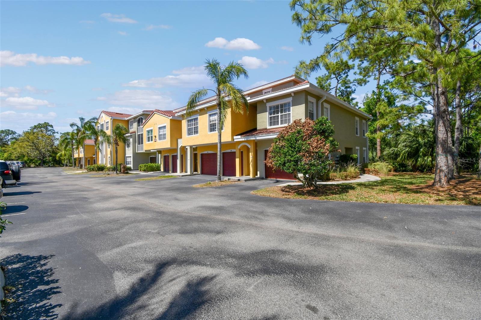 5401 BENTGRASS DRIVE 1-302